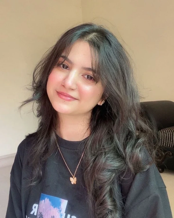 aesthetic simple girl dp for instagram