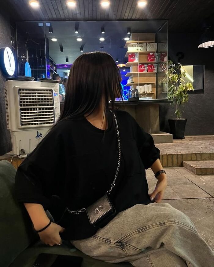 aethetics hidden face dp girls