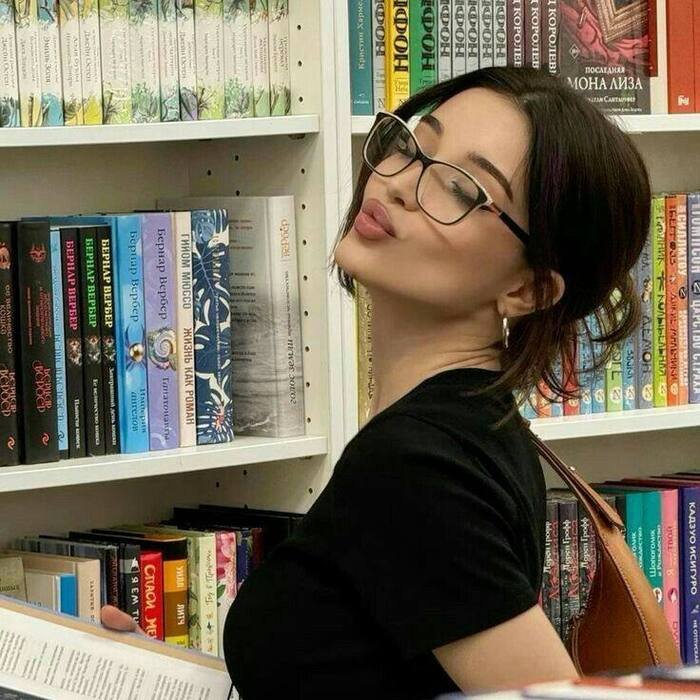 aethetics hot profile pic for instagram for girls