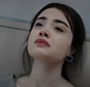 alone crying girl dp