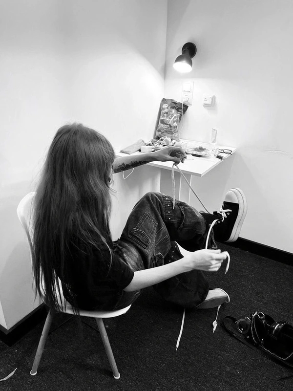 alone depression dp profile photo