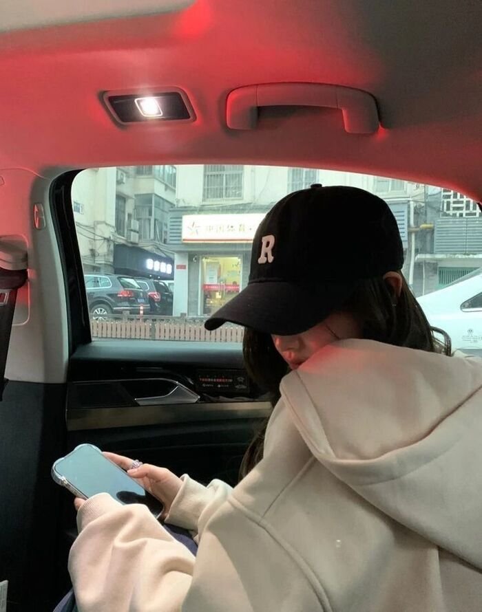 attractive instagram hidden face dp for cool girl hd