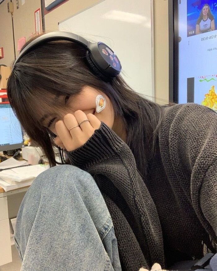 attractive instagram hidden face dp for girls aethetics