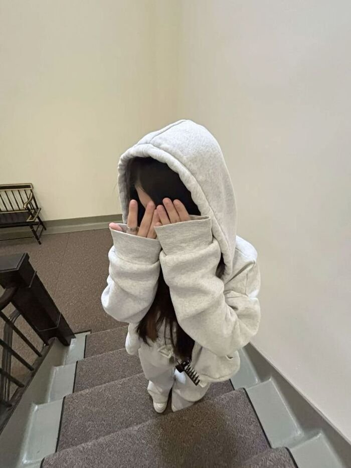 attractive instagram hidden face dp for girls cute hd