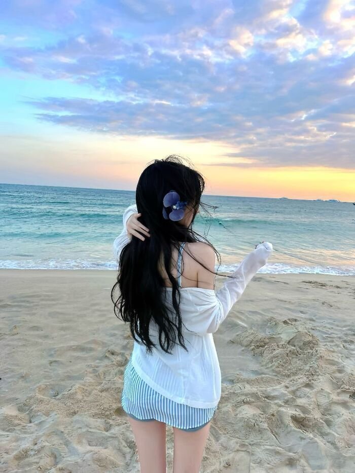 attractive instagram hidden face dp for girls cute