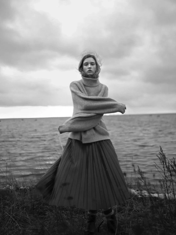 beautiful alone dp for girls