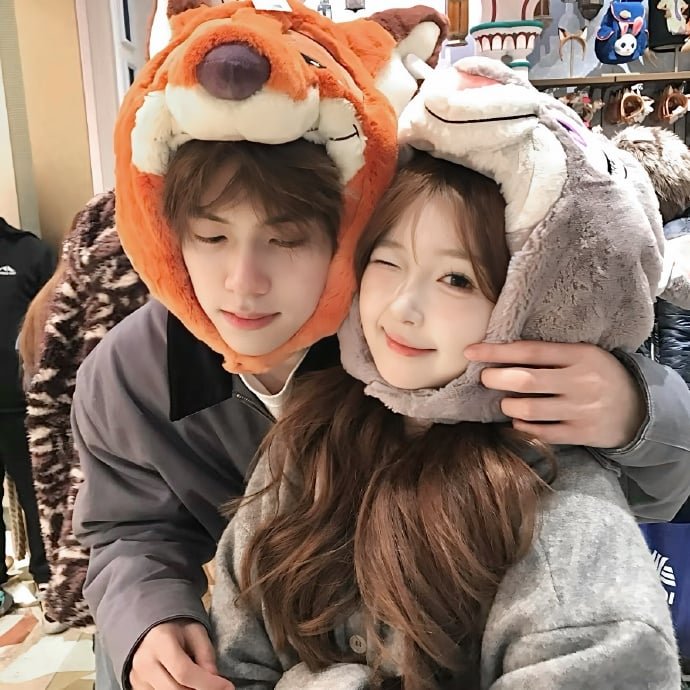 beautiful couple dp instagram