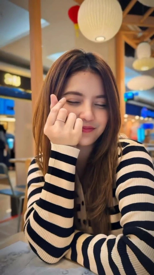 black dress stylish girl dp