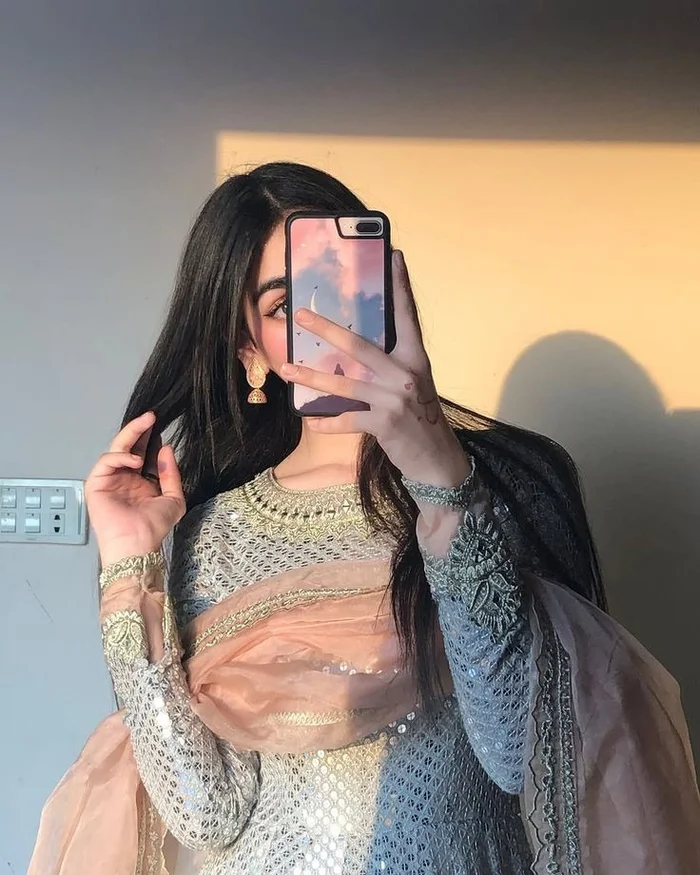cute attractive instagram hidden face dp for girls