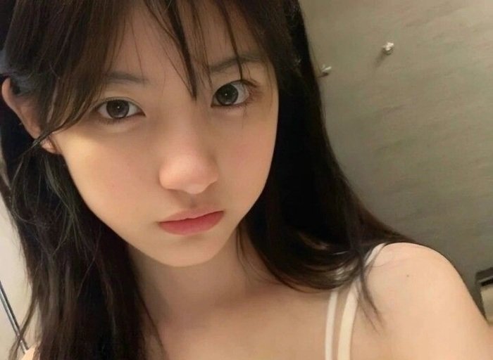 douyin girl photo simple aethetics hot