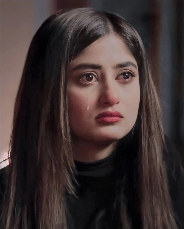 dp alone crying girl
