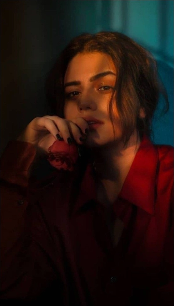 dp girl alone sad