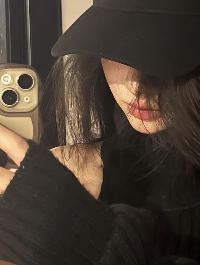 full hd aethetics photo hidden face dp girls