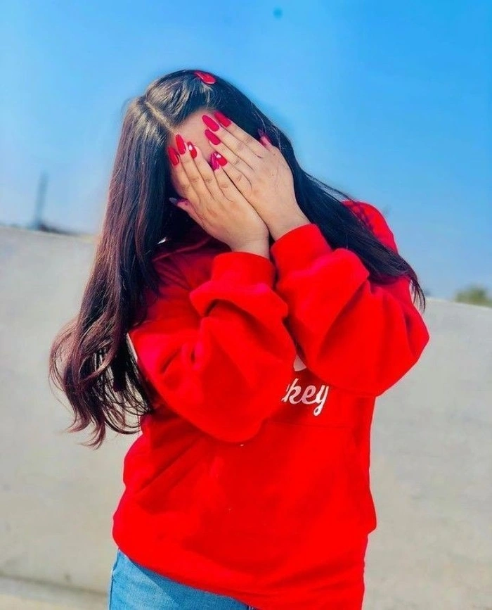 girl photo simple stylish