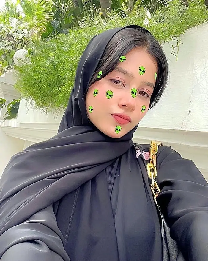 girl photo with quotes