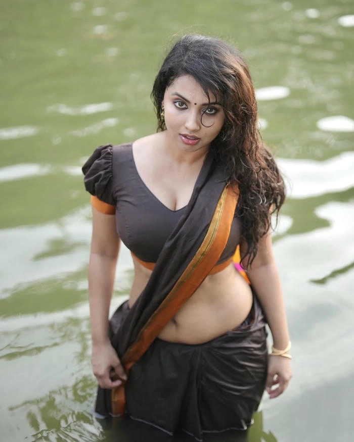 heart touching girl dp pic