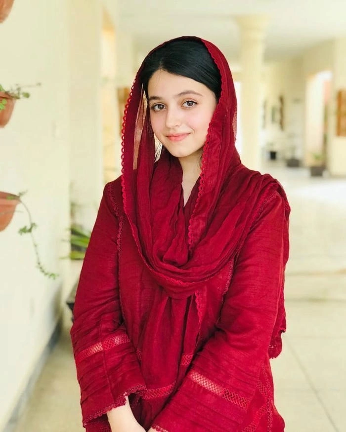 heart touching girl photo