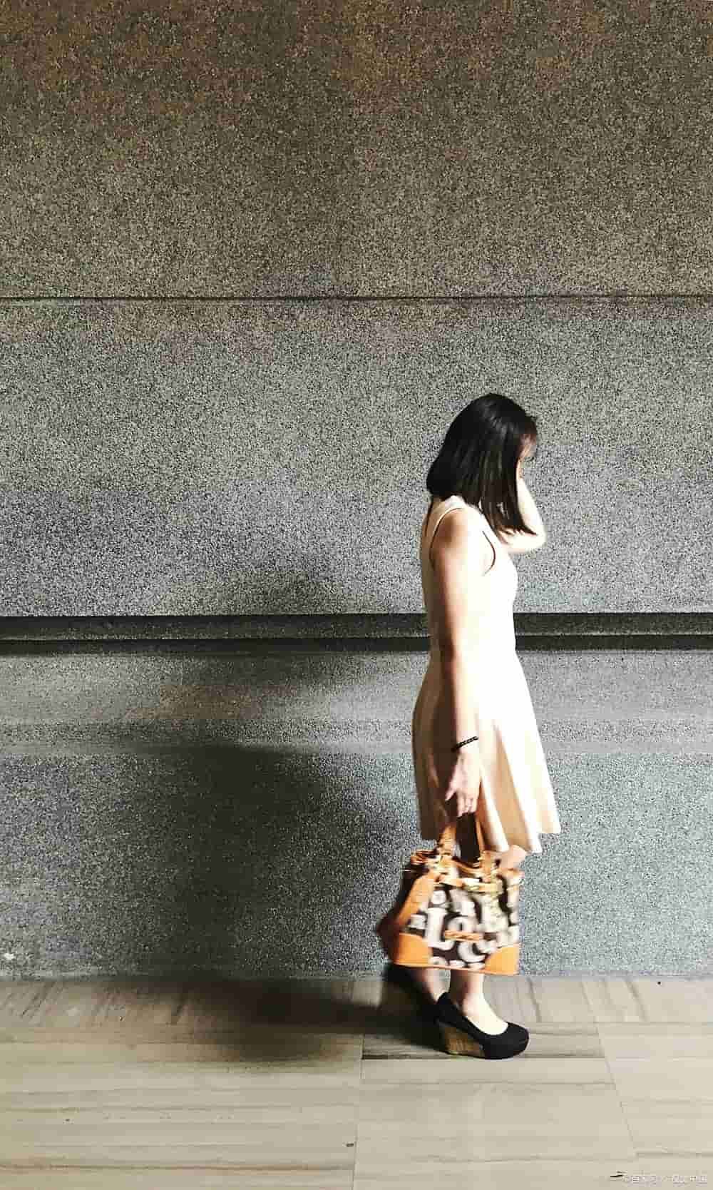 lonely girl profile pic