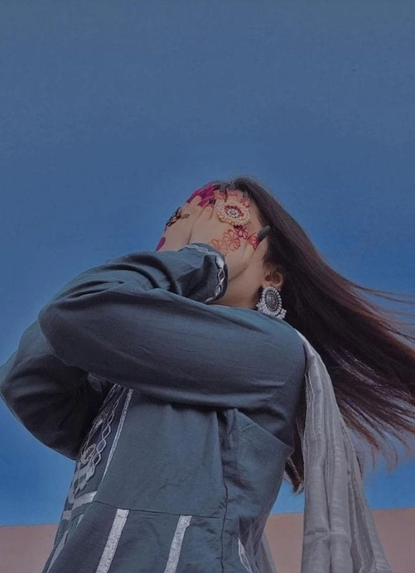 lovely alone dp for girls