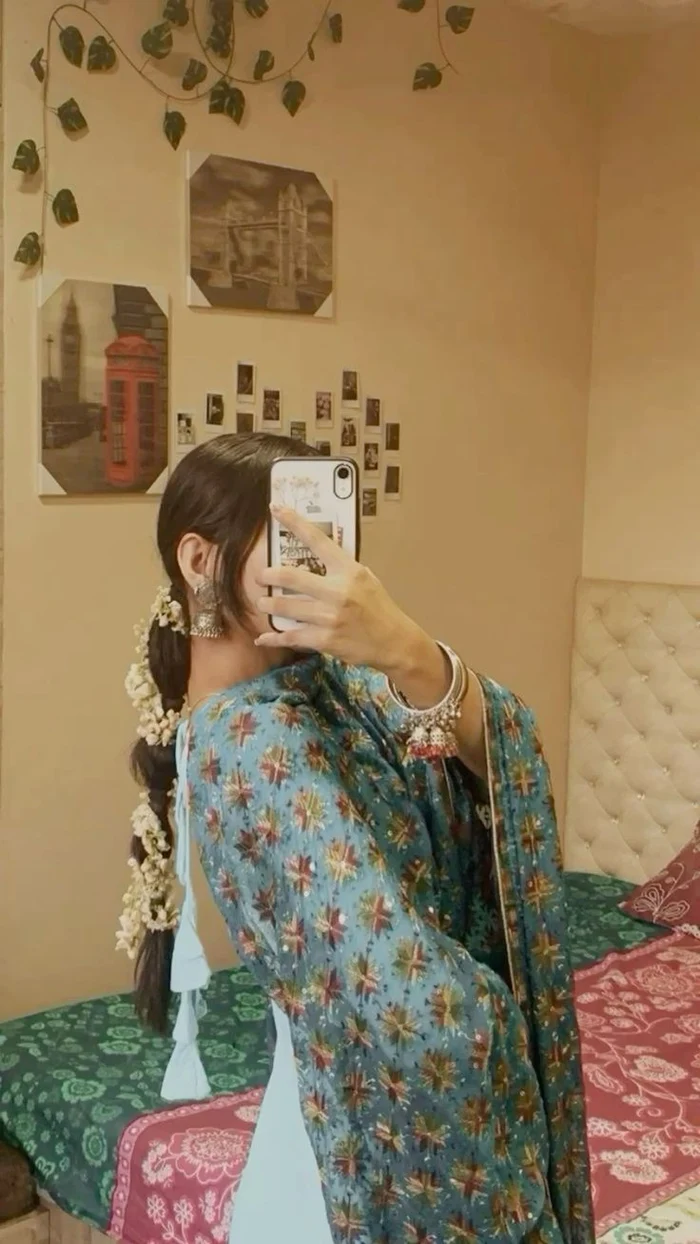 moody attractive instagram hidden face dp for girls