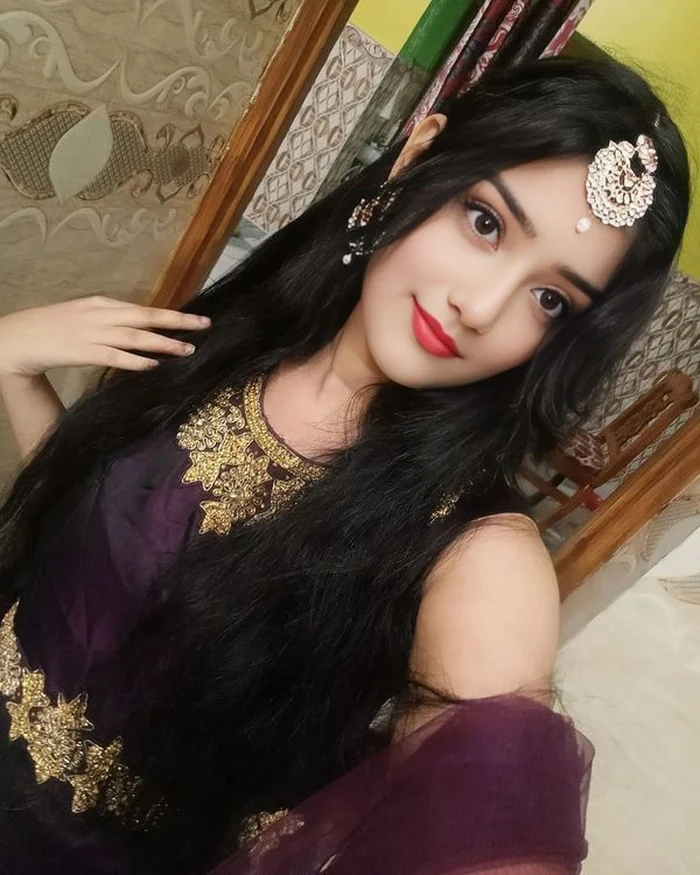 natural look real girl image