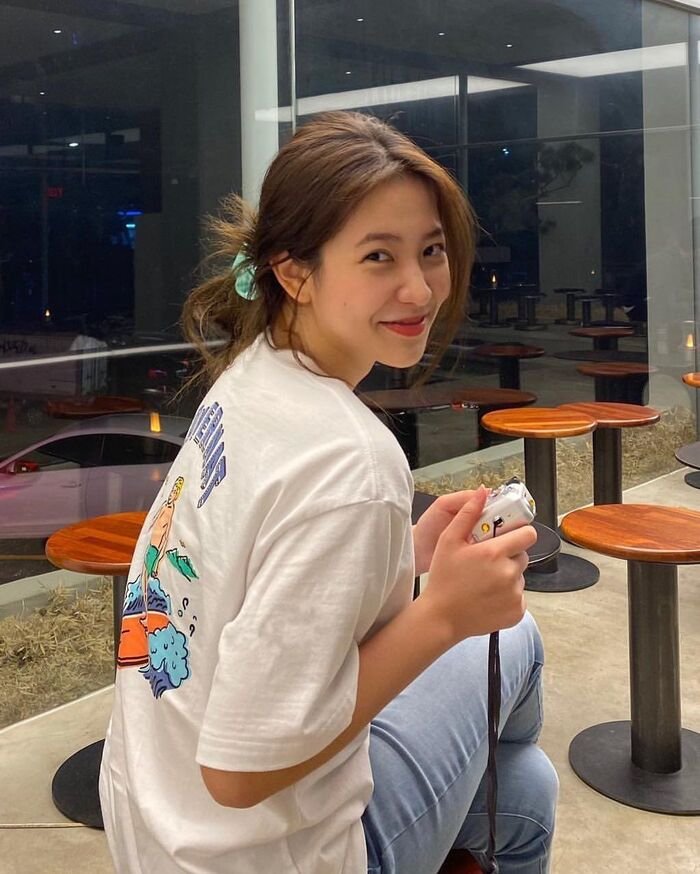 pic girl aethetic full hd