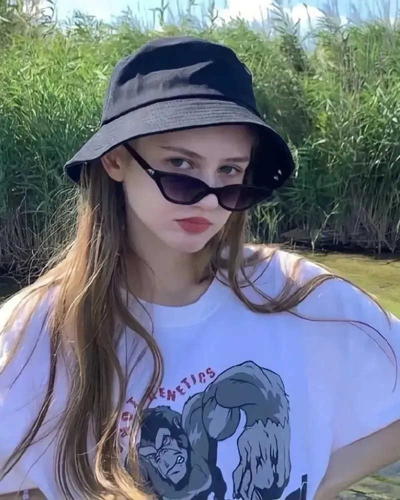 pic girl morning vibe