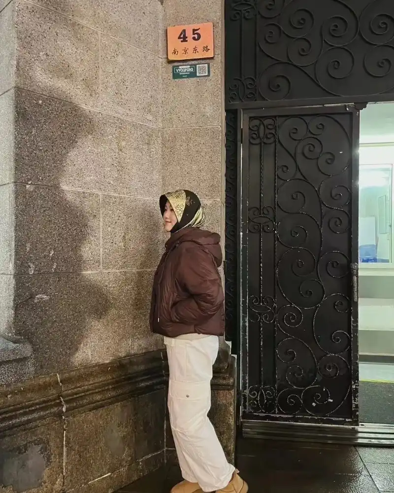 real girl profile pic cool vibes