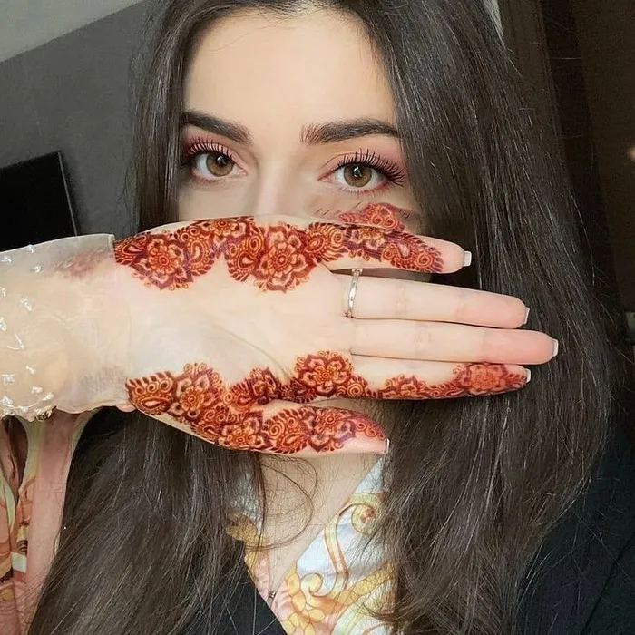 selfie profile pic for girl instagram