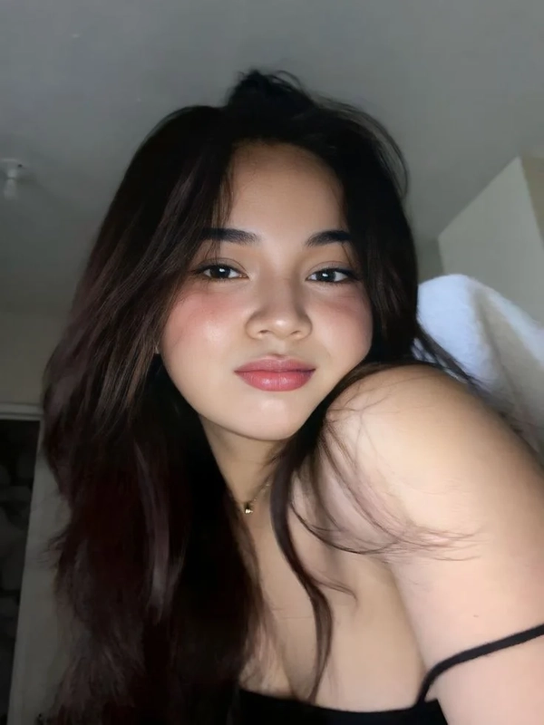 simple girl dp for instagram stylish design