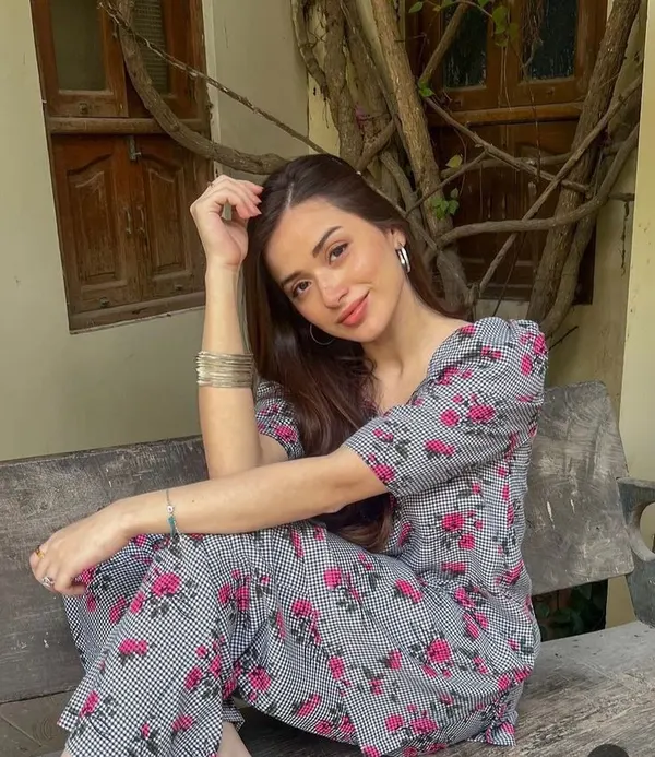 smile dp images for girls