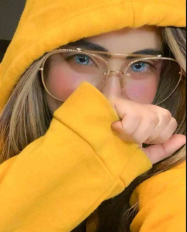 stylish girl dp side face