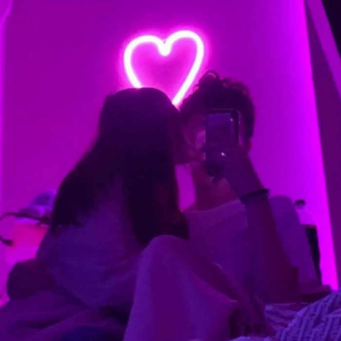 whatsapp dp for love 19