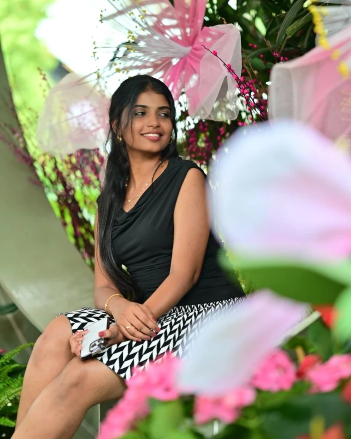 whatsapp dp photo elegant look