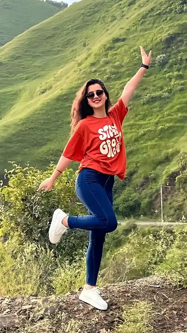 whatsapp dp stylish girl (2)