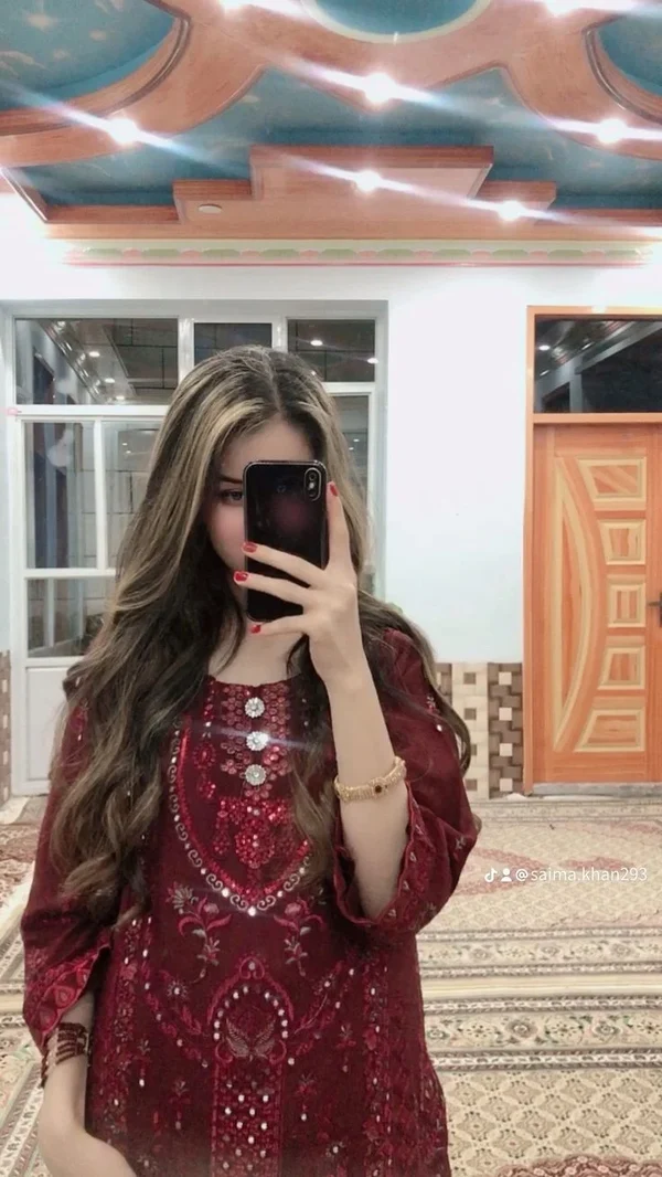 wonderful simple girl dp for instagram