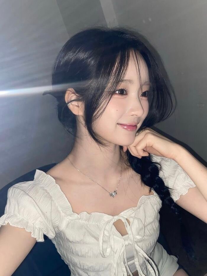 aethetics ig girl photo