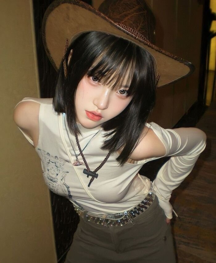 beautiful dp for whatsapp cool girl aethetics image hd