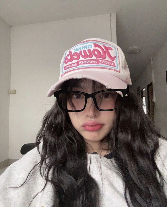 beautiful dp for whatsapp cool girl aethetics