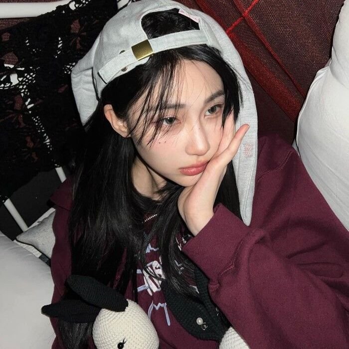 beautiful dp for whatsapp cool girl