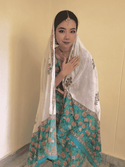 muslim girl dp portrait