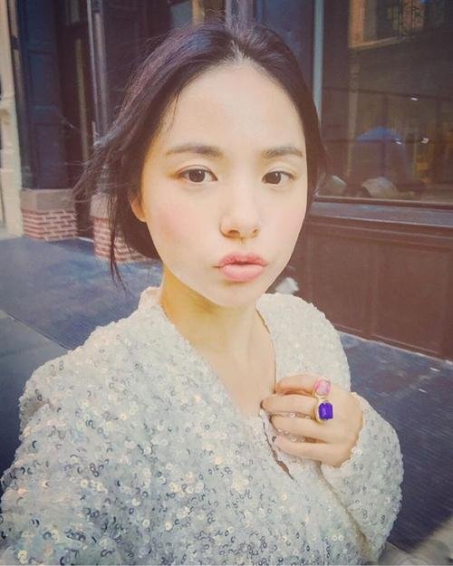 simple girl dp profile