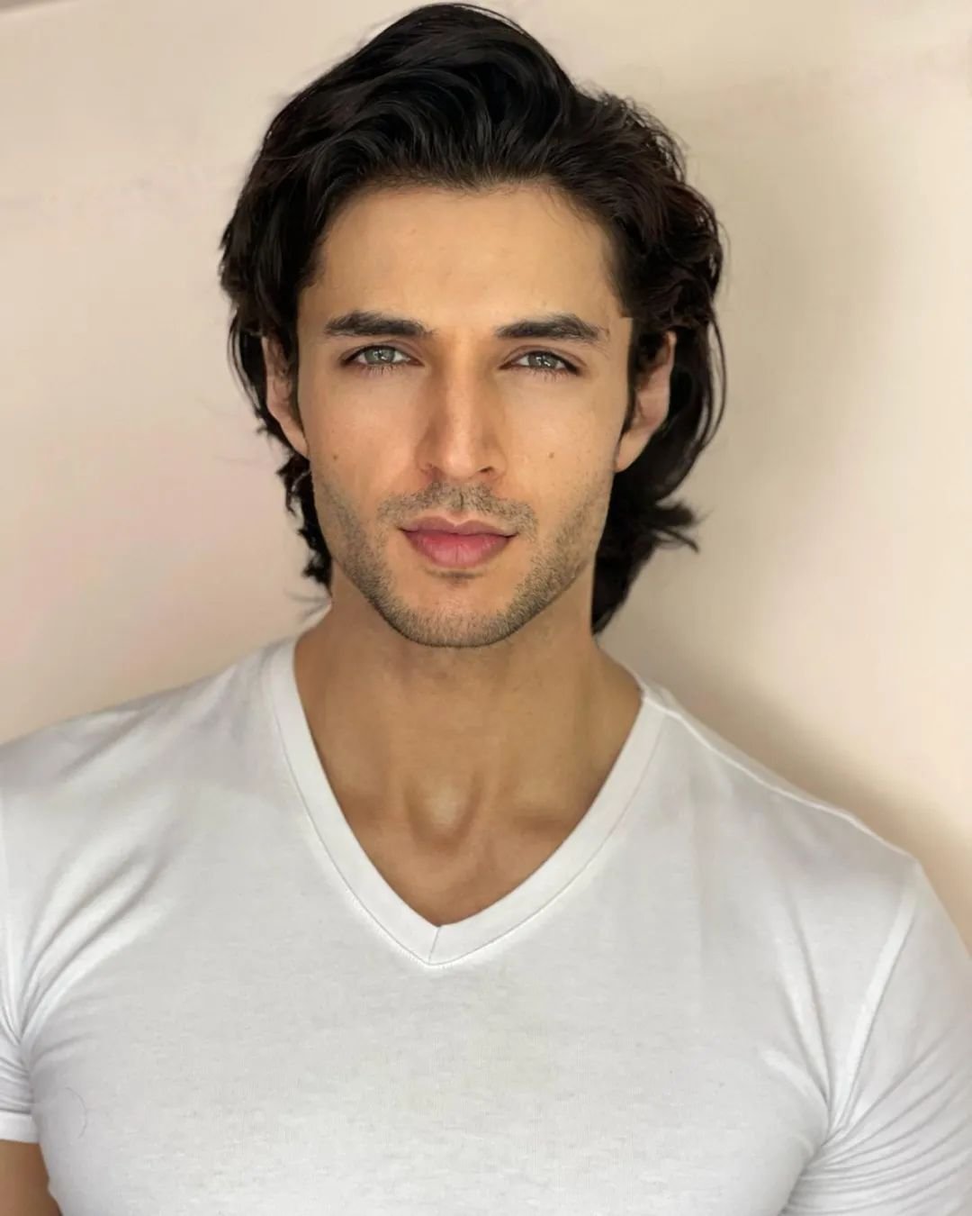 handsome boy dp aesthetic