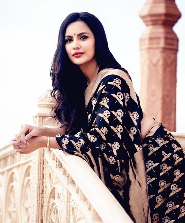 simple girl profile picture