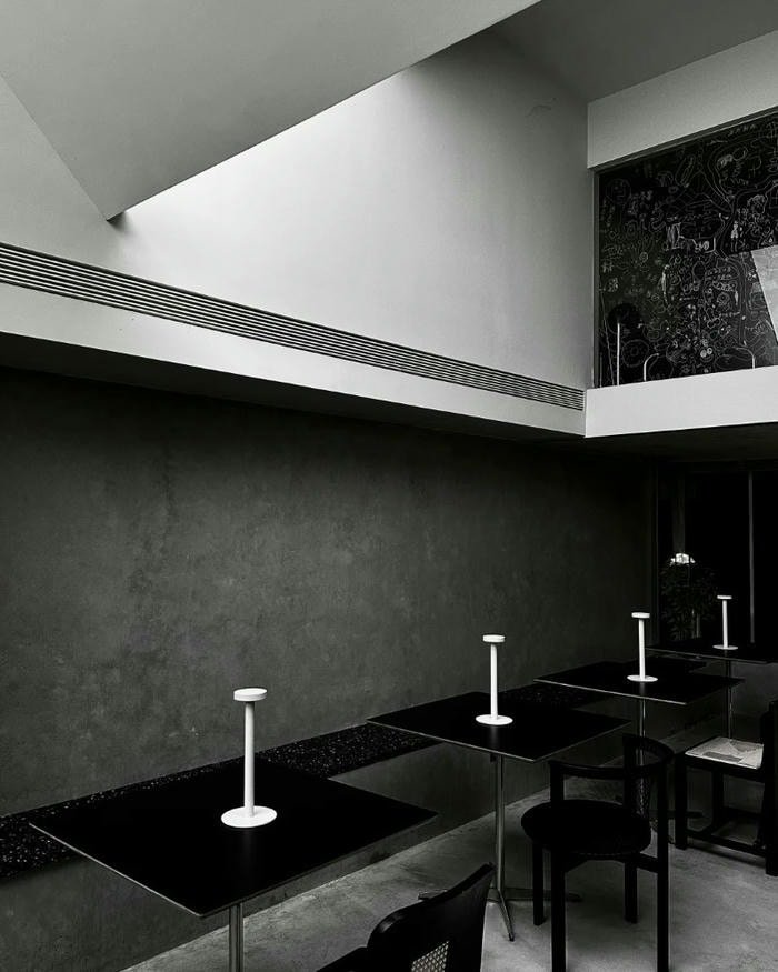 whatsapp dp black and white